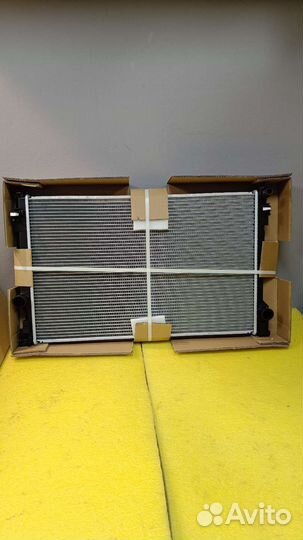 Радиатор охлаждения двигателя Toyota Camry V70