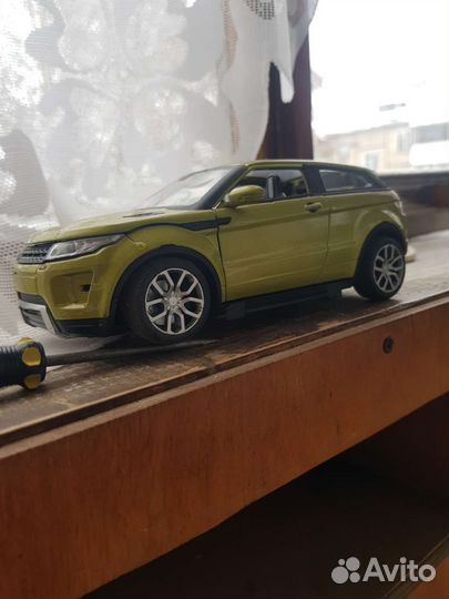 Радиоуправляемая модель 1:18