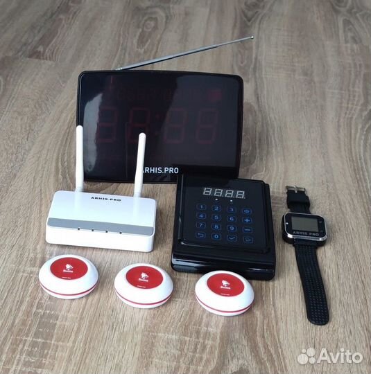 Кнопка вызова официанта с часами, табло, усилитель