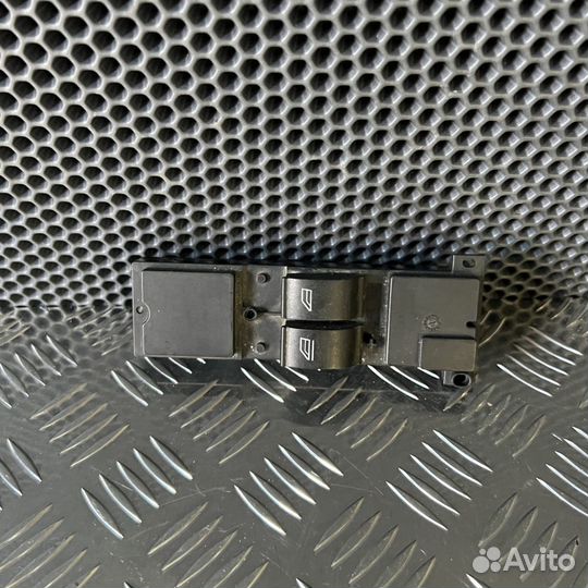 Блок управления стеклоподъемниками Ford Focus