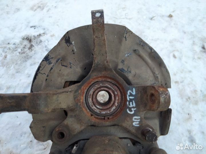 Кулак передний правый Hyundai Getz 2010Г