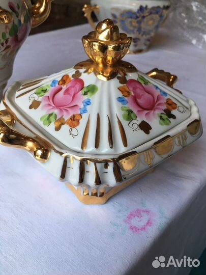 Самовар с сахарницей