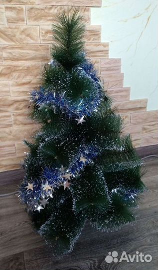 Ёлка искусственная и гирлянды