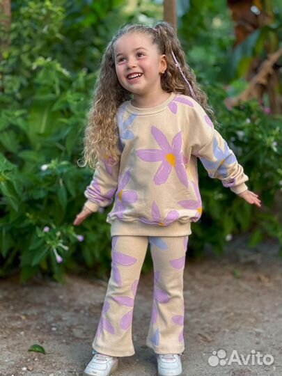 Костюм Zara на девочку 98,104,110,128