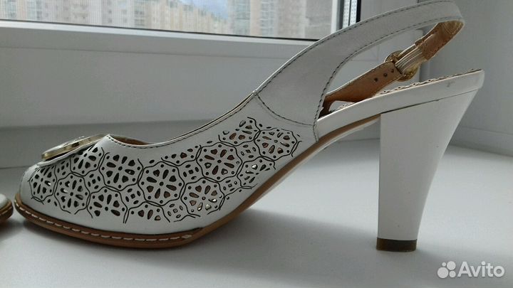 Кожаные босоножки Vero Cuoio 37