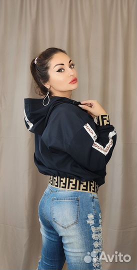 Куртка ветровка женская