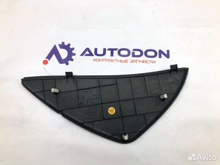 Накладка на торпедо правая Hyundai Sonata YF G4KJ