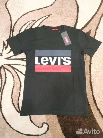 Футболка levis