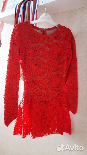 Платье для выступлений по фигурному катанию