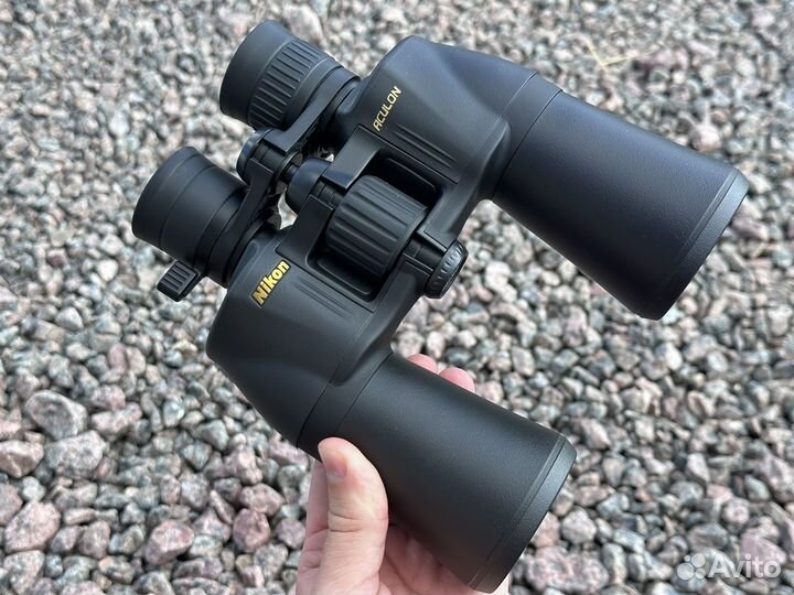 Бинокль Nikon Aculon A211 10-22x50