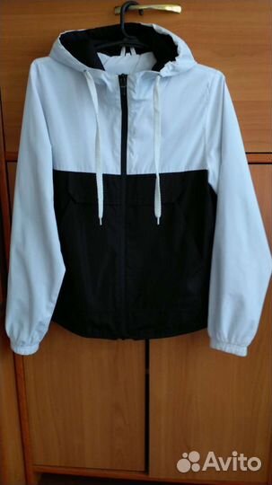 Ветровка для девочки