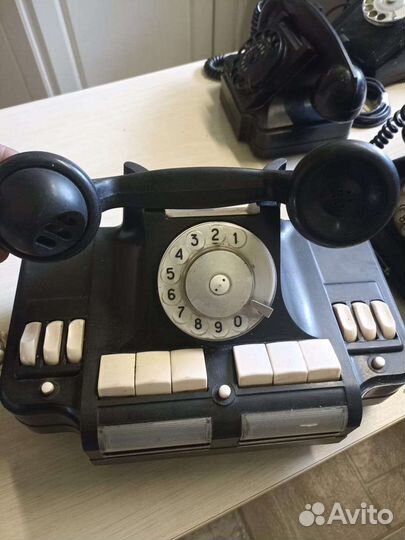 Старинный телефон