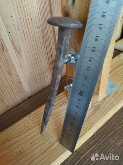 Гвоздь, костыль кованый старинный