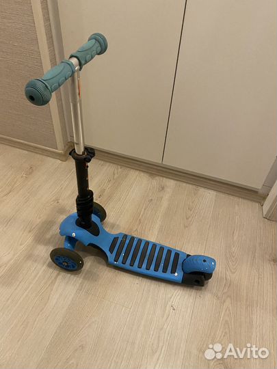 Самокат детский трехколесный