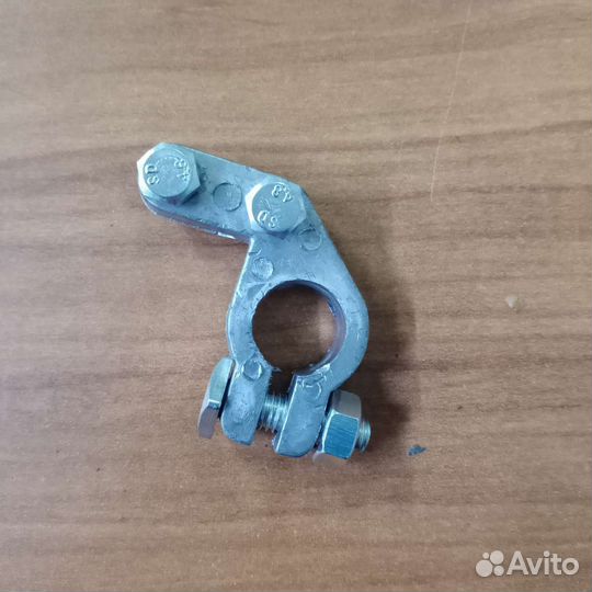 Свинцовая клемма на акб аккумулятор минус