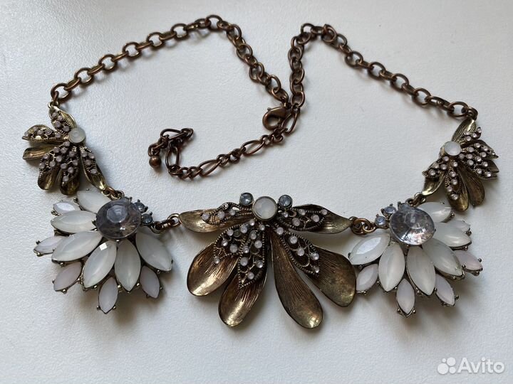 Бижутерия колье и цепь с кулоном