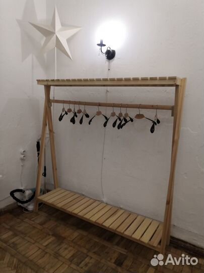 Ресепшен и рейлинги для одежды (дерево)