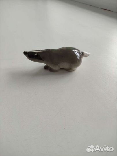 Фарфоровая статуэтка лфз Барсук