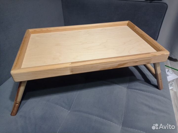 Поднос деревянный на ножках