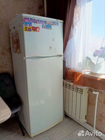Холодильник атлант в полностью рабочем состоянии