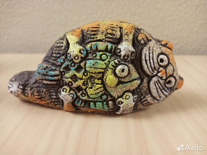 Фигурка Кот с карасём шамотная керамика