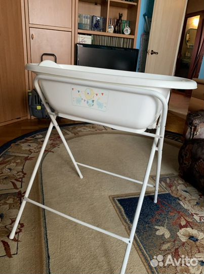 Ванночка с подставкой Mothercare