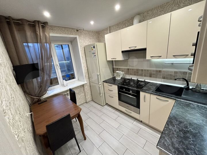 2-к. квартира, 49 м², 3/9 эт.