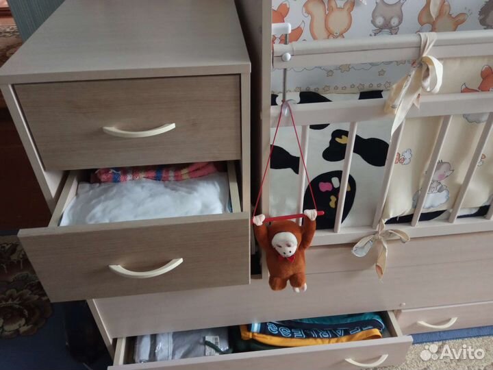 Детская кроватка с маятником, трансформер