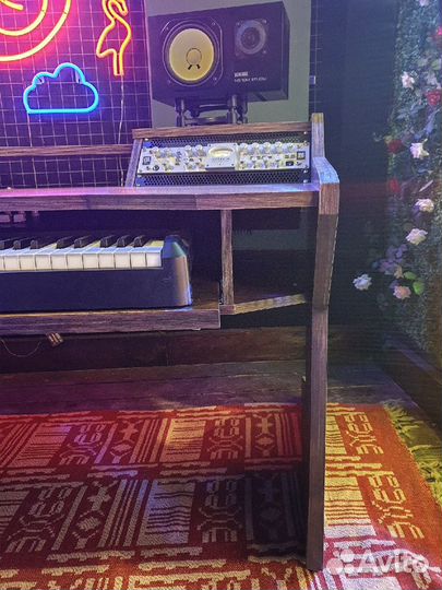 Стол звукорежиссёра