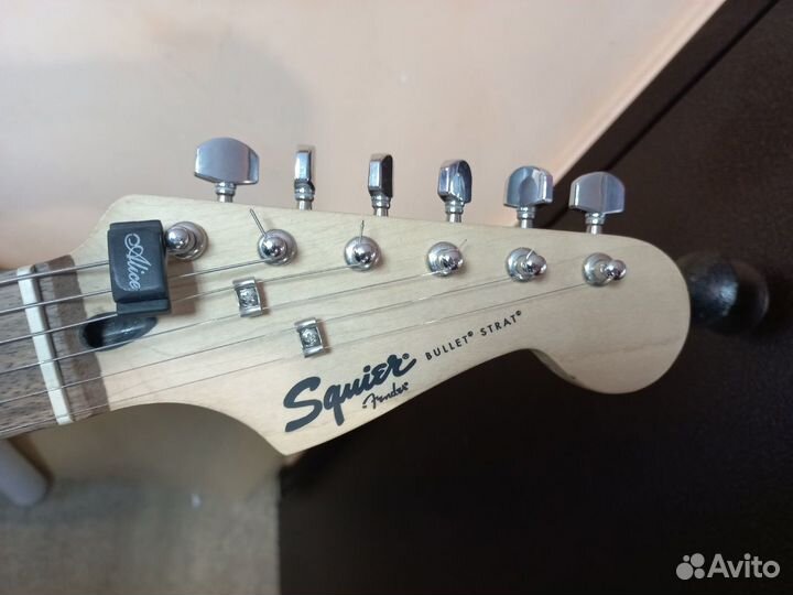 Комбик Fender Mustang I (v.2) и гитара Squier BS