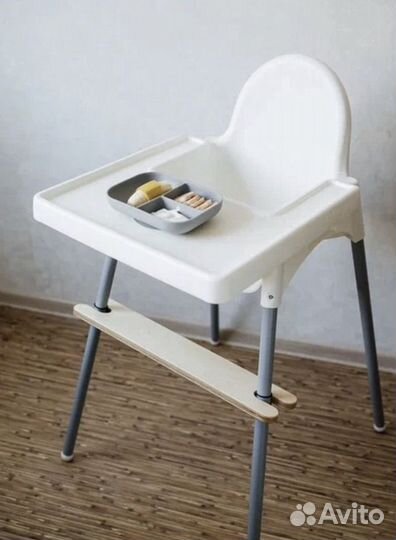 Стульчик для кормления IKEA с подножкой