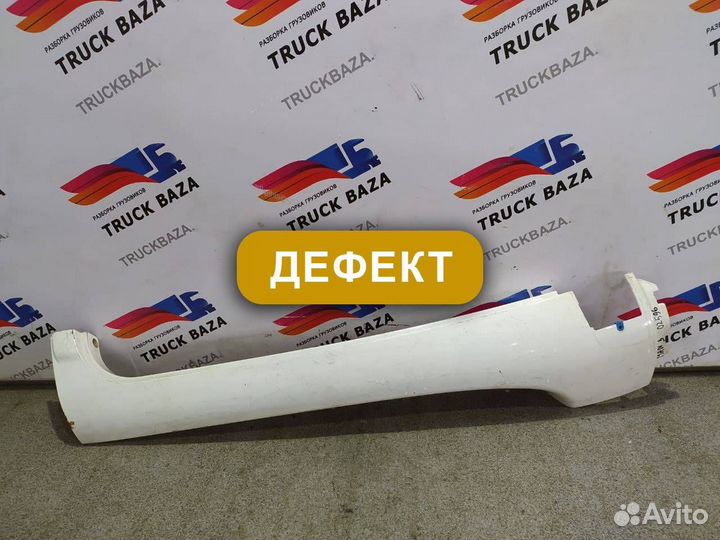 81624100061 Накладка лобового стекла левая