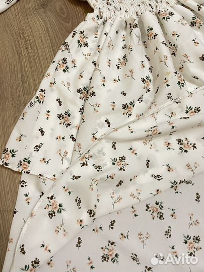 Платье белое в цветочек