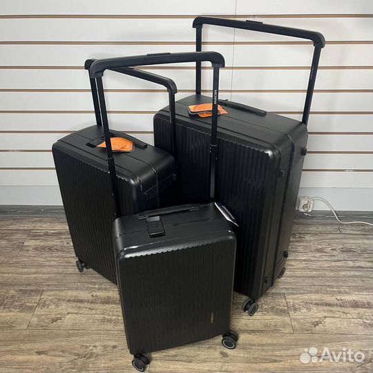 Чемоданы с широкой ручкой