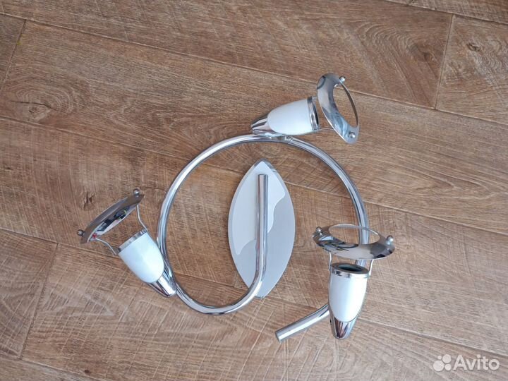 Продам люстру