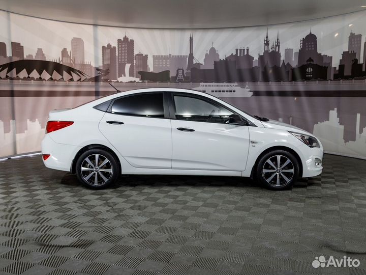 Hyundai Solaris 1.6 AT, 2015, 61 636 км