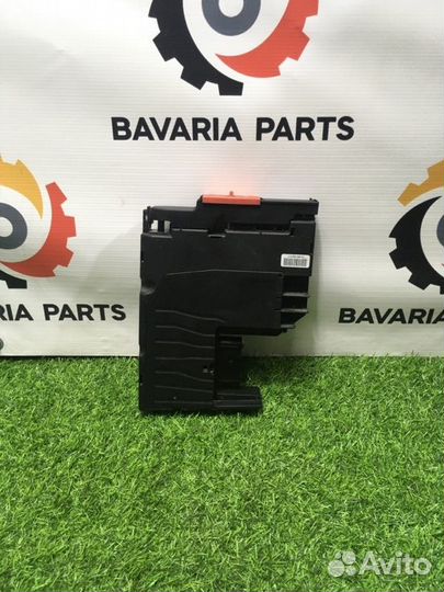 Распределитель тока. Плюсовая клемма Mercedes E