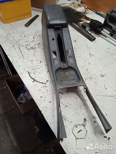 Подлокотник, тоннель Nissan Sunny Ниссан Санни