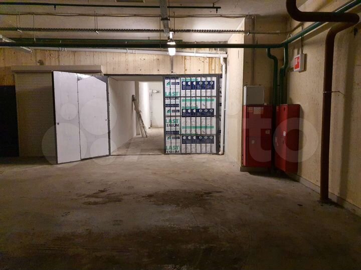 Гараж, > 30 м²