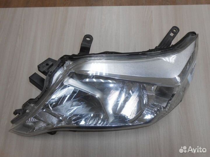 Фара левая Toyota Land Cruiser Prado 150