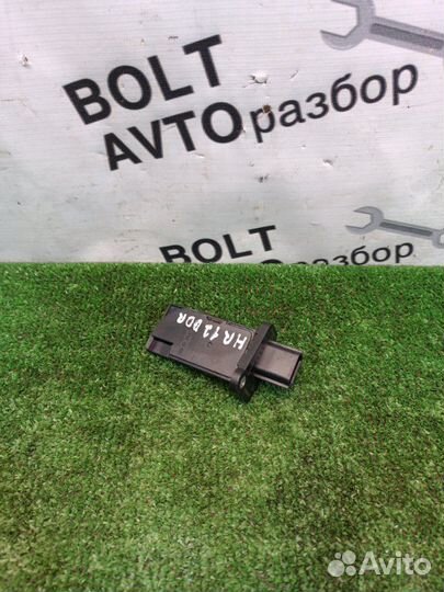 Датчик расхода воздуха Nissan Note E12 HR12DDR