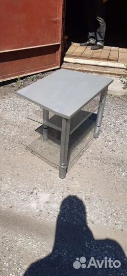 Столик для телевизора