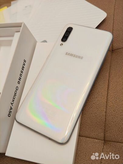 Samsung Galaxy A50, 4/64 ГБ