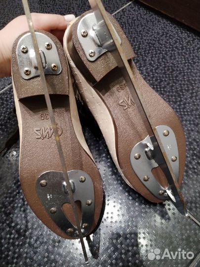 Коньки фигурные утеплённые