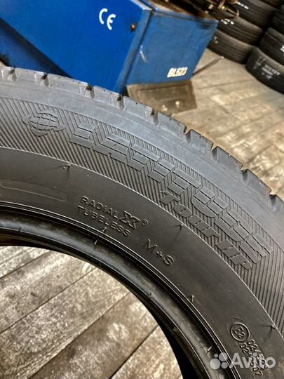 Michelin Latitude Tour HP 215/65 R16