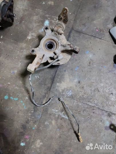 Кулак поворотный передний левый Chevrolet Lacetti