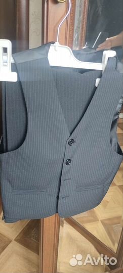 Школьный костюм новый на 6-7 лет