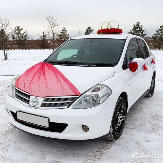 Украшение на машину автомобиль красное