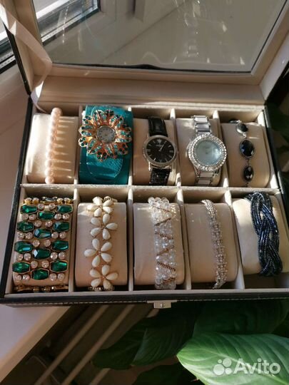 Бижутерия браслеты и часы