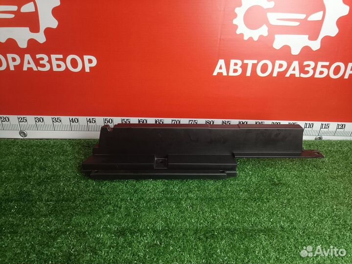 Обшивка багажника задняя левая Lexus RX 3